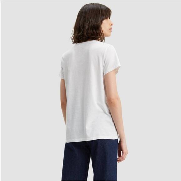 Women’s Levi’s Logo tee - Picture 2 of 7